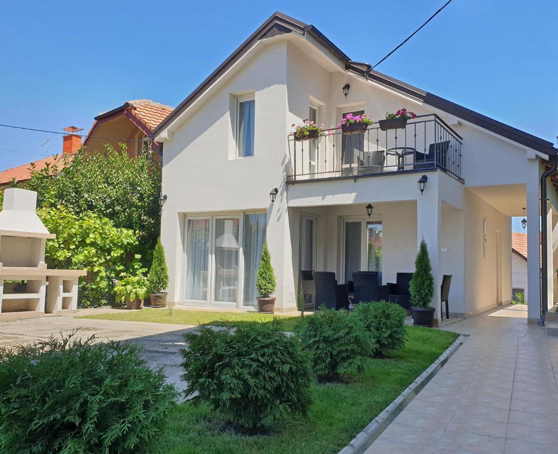 Villa Kuca Ema Belgrad Exterior foto