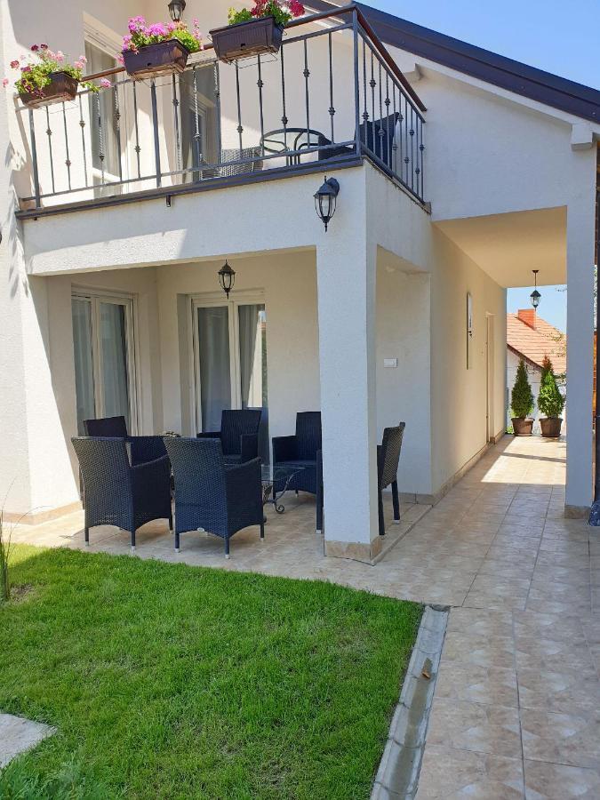 Villa Kuca Ema Belgrad Exterior foto